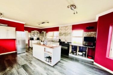 6 Bedroom Property for Sale in Herolds Bay Western Cape